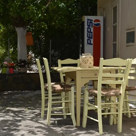 Ξενοδοχείο Dimitra Καμένα Βούρλα