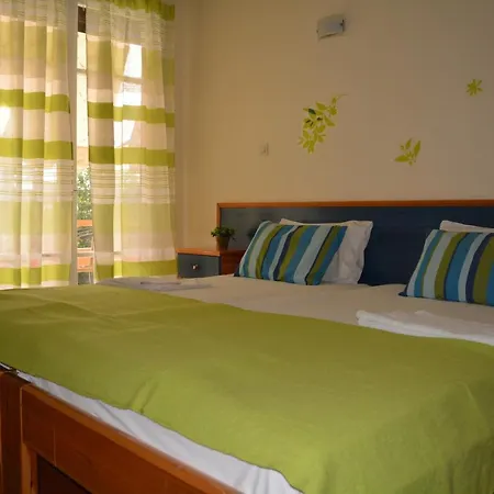 Dimitra 2* كامينا فورلا