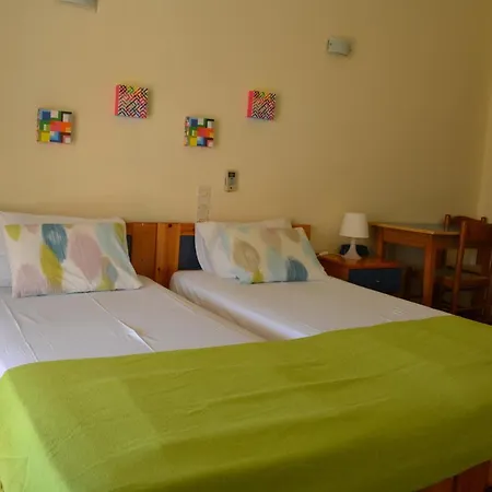 Dimitra فندق كامينا فورلا