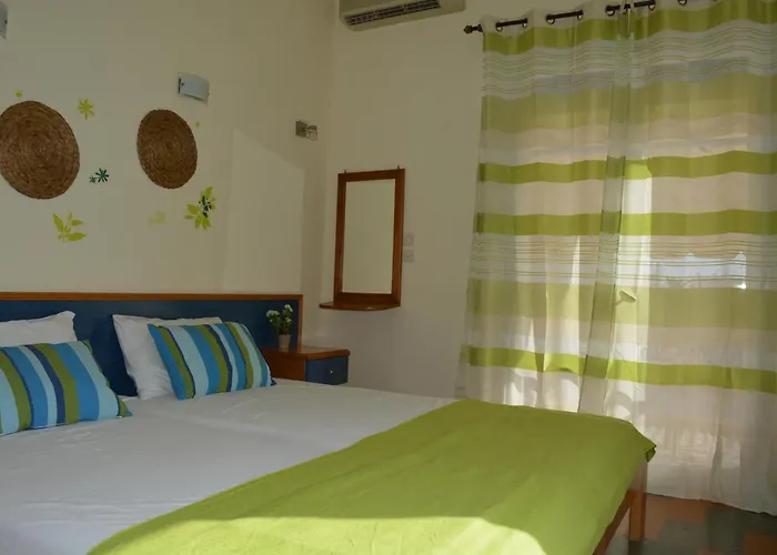 Ξενοδοχείο Dimitra Καμένα Βούρλα